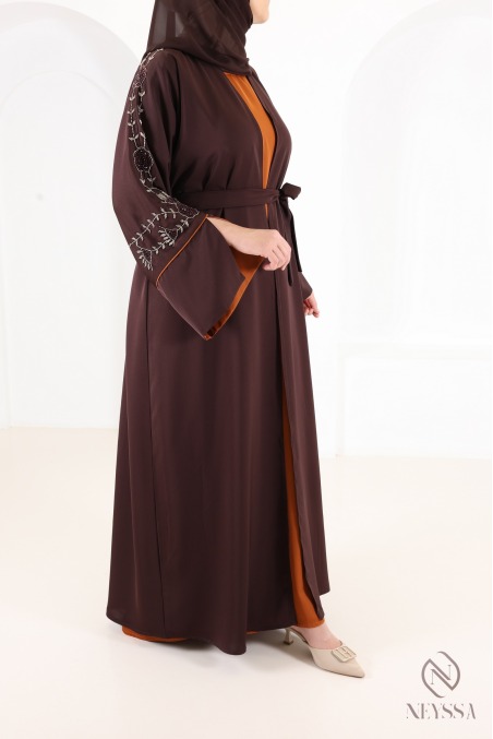 Abaya Dubaï kimono avec perlages, tissu Nidah chocolat Rust tendance