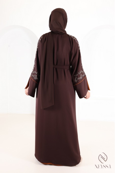 Abaya Dubaï kimono avec perlages, tissu Nidah chocolat Rust tendance