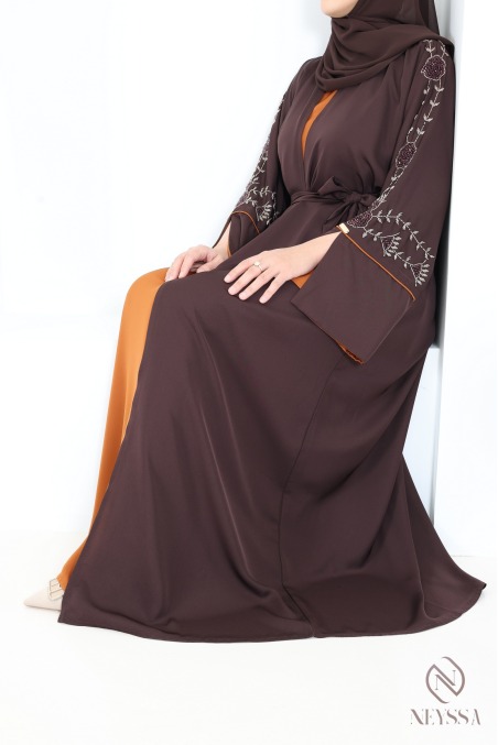 Abaya Dubaï kimono avec perlages, tissu Nidah chocolat Rust tendance