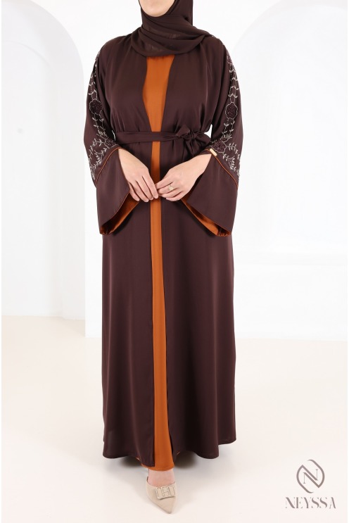 Abaya Dubaï kimono avec perlages, tissu Nidah chocolat Rust tendance