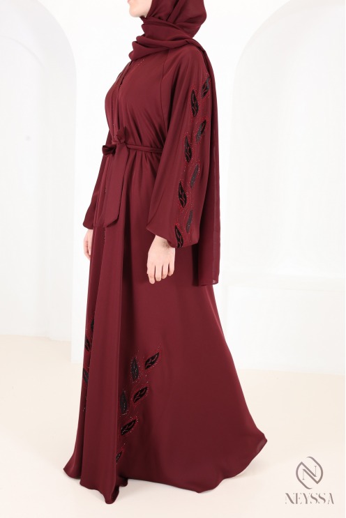 Abaya kimono Dubaï Bordeaux Nidah avec broderie en velours et strass