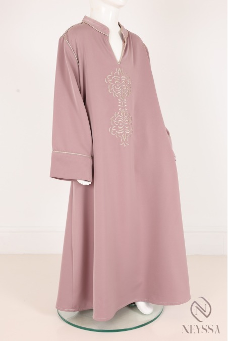 Ausgestellte Abaya für Mädchen mit Stickereien, Outfit-Idee für Eid