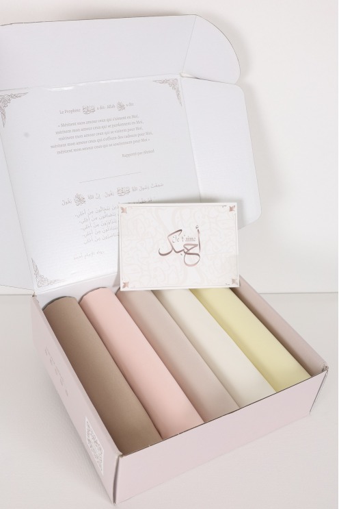 Cotton hijab gift box, gift box of scarves for muslim women.