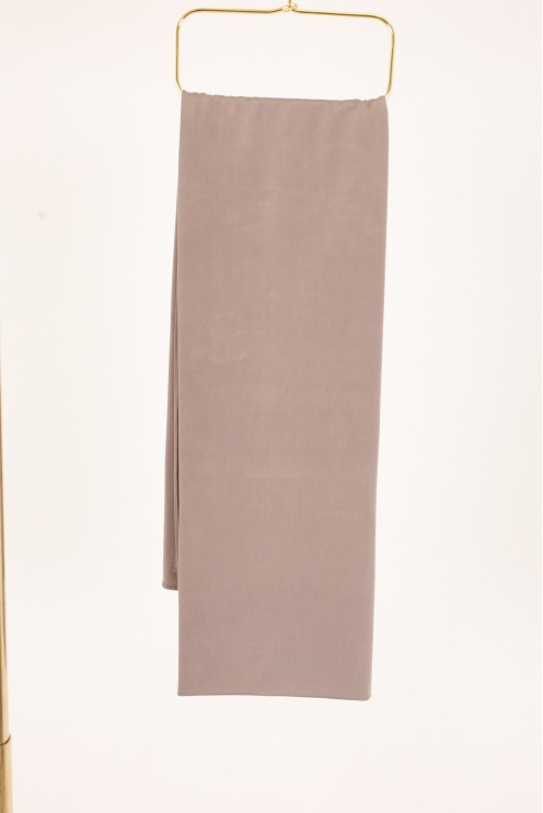 Hijab jersey liquid luxe, tissu doux, léger et extensible