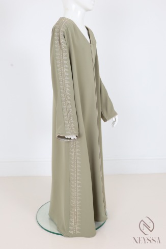 Robe abaya longue style caftan avec broderie dorée fillette 2