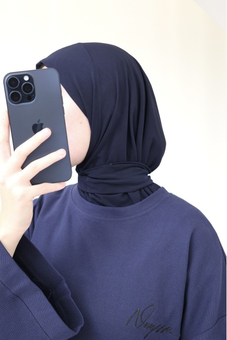 Must-have: Überkopf-Hijab zum Überziehen und Binden aus Premium-Jersey