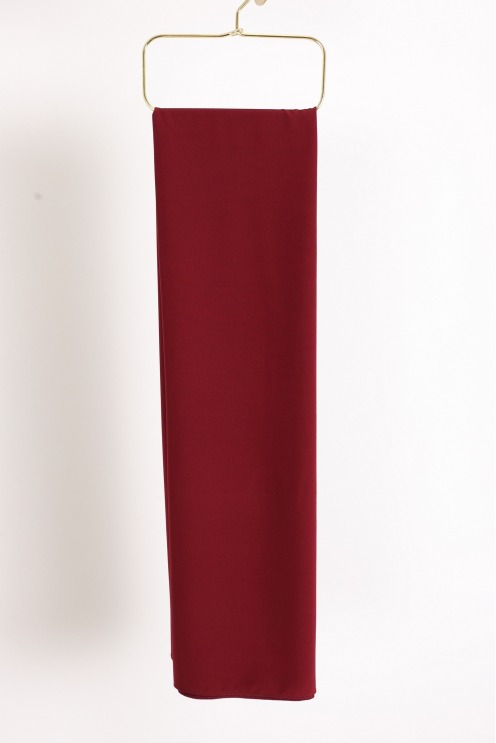 Square jersey hijab, lightweight fabric that’s comfortable to wear