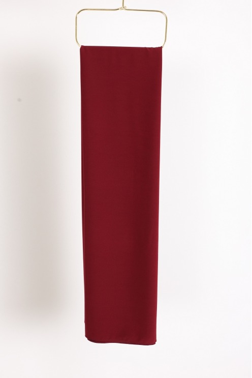 Square jersey hijab, lightweight fabric that’s comfortable to wear