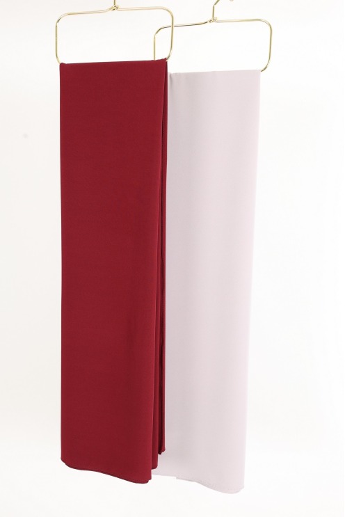 Square jersey hijab, lightweight fabric that’s comfortable to wear