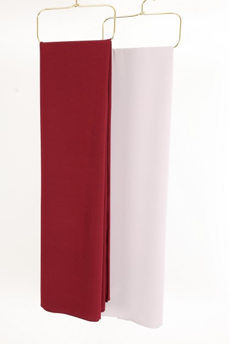 Square jersey hijab, lightweight fabric that’s comfortable to wear