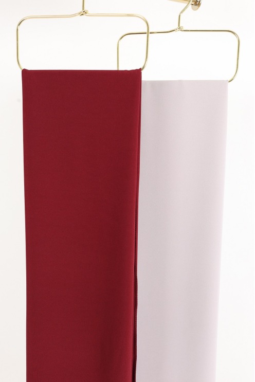 Square jersey hijab, lightweight fabric that’s comfortable to wear