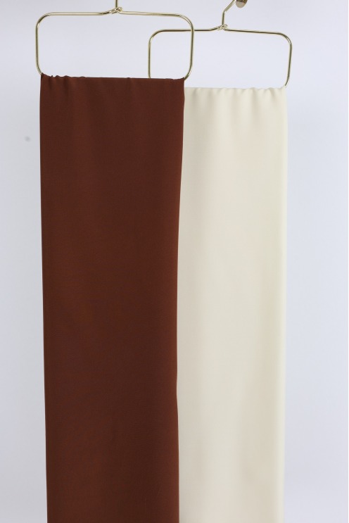 Square jersey hijab, lightweight fabric that’s comfortable to wear