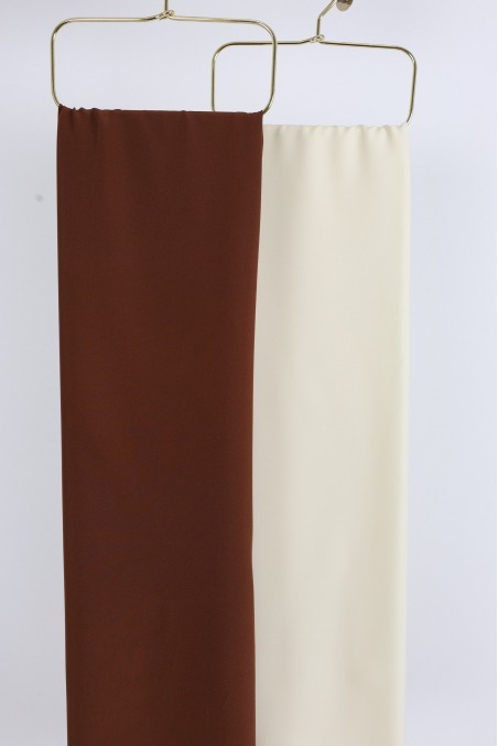 Square jersey hijab, lightweight fabric that’s comfortable to wear