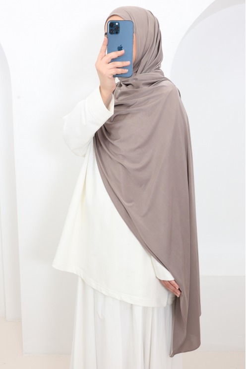 Hijab jersey liquid luxe, tissu doux, léger et extensible