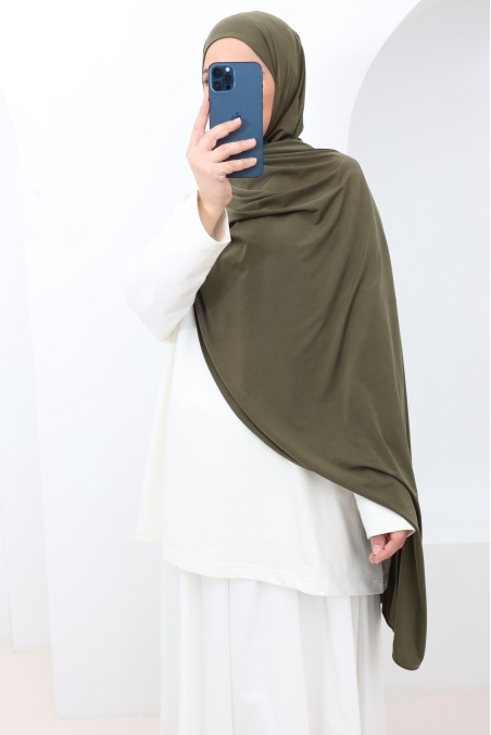 Hijab jersey liquid luxe, tissu doux, léger et extensible