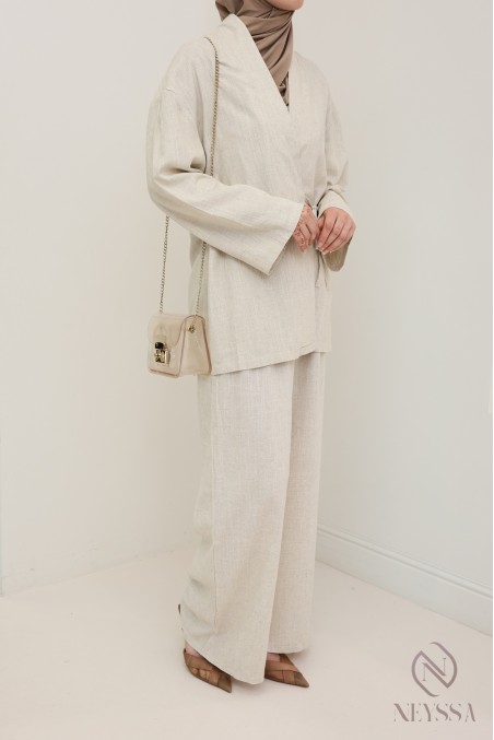 Women's loose-fitting linen pants with elastic waistband and pockets