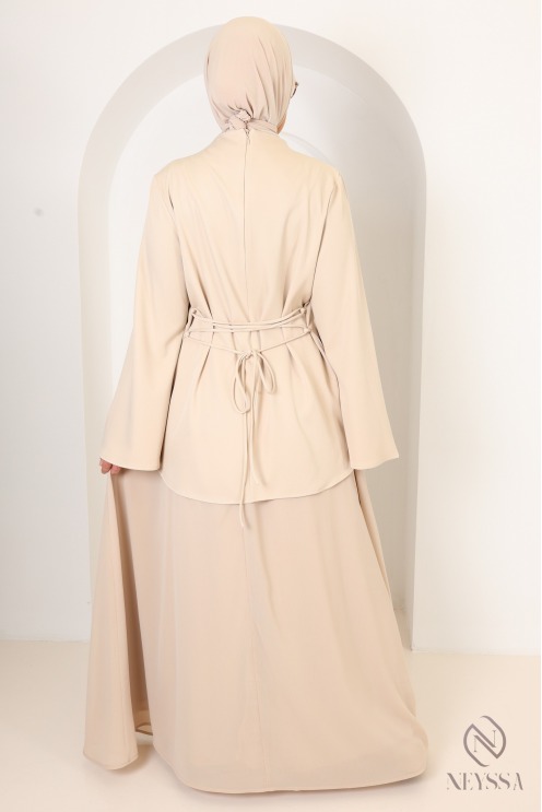 Ensemble chemise beige avec jupe longue plissée