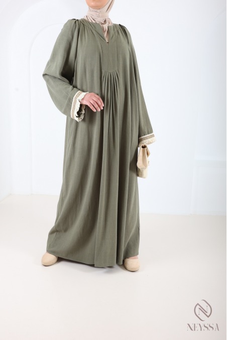 Langes Kleid in Khaki aus Leinenmischgewebe, fließender Stoff