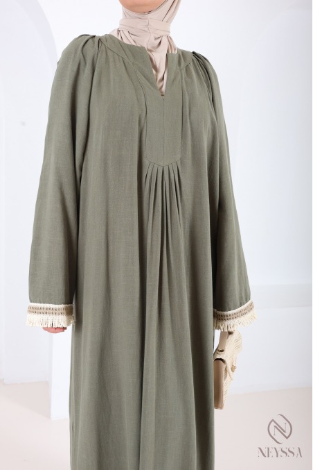 Langes Kleid in Khaki aus Leinenmischgewebe, fließender Stoff