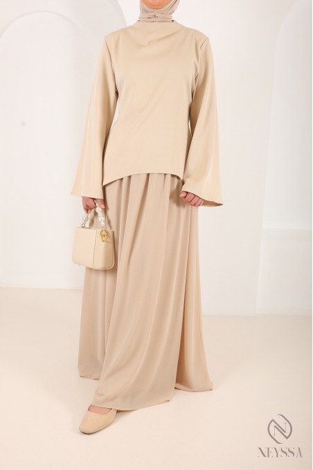 Ensemble chemise beige avec jupe longue plissée