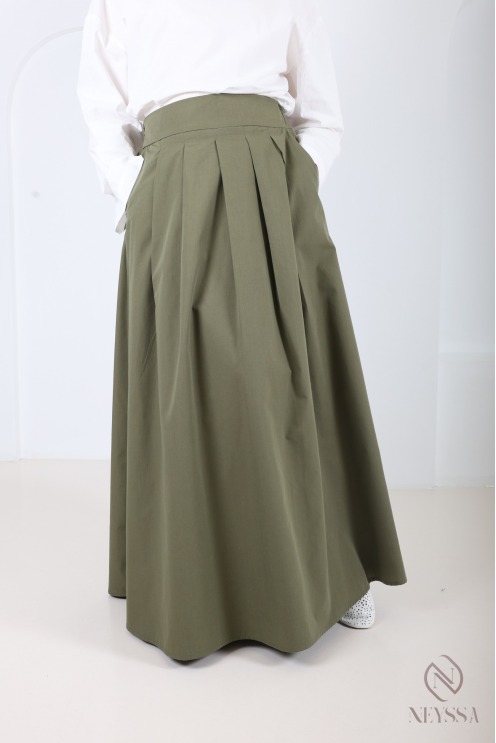 Long cotton-blend skirt with a flared cut and lining