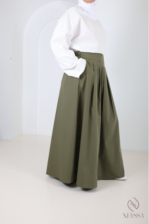 Long cotton-blend skirt with a flared cut and lining