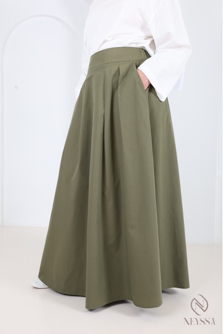 Long cotton-blend skirt with a flared cut and lining
