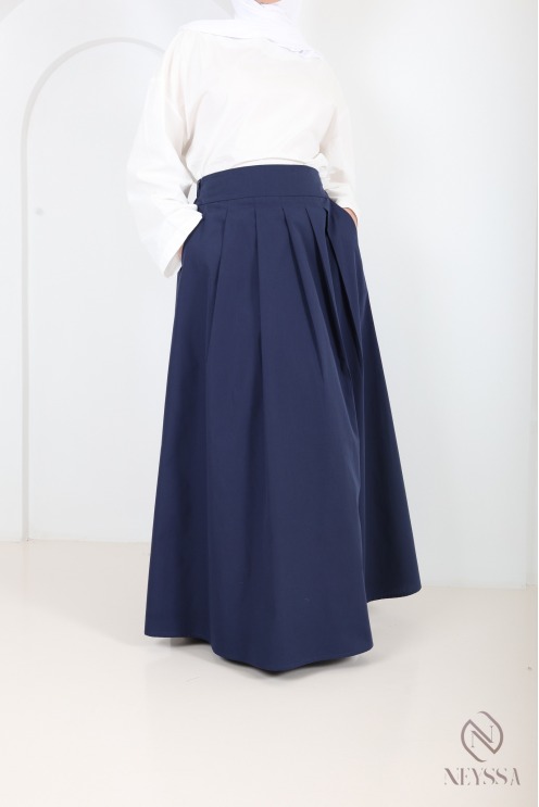 Long cotton-blend skirt with a flared cut and lining