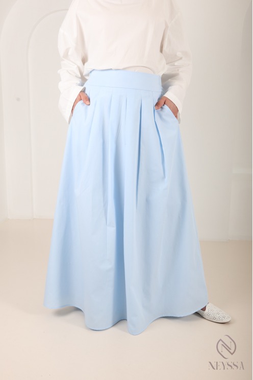 Long cotton-blend skirt with a flared cut and lining