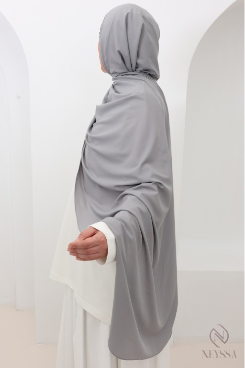 Long jersey hijab in breathable fabric, a lightweight material