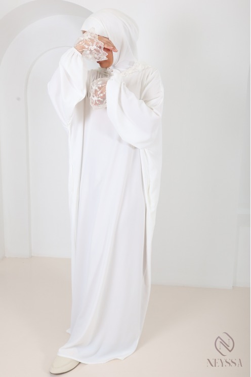 Prayer abaya with integrated hijab, ideal for Salat Aid
