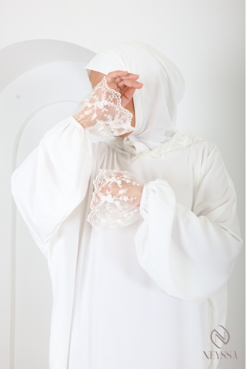 Prayer abaya with integrated hijab, ideal for Salat Aid