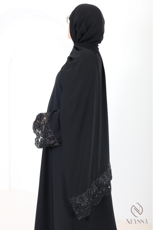 Abaya Dubai schwarz muslimische Frau mit Spitzen, Hijabi-Outfit-Idee.