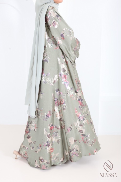 Luxuriöse Kimono-Abaya Dubai mit Umbrella-Schnitt und Holzverzierung