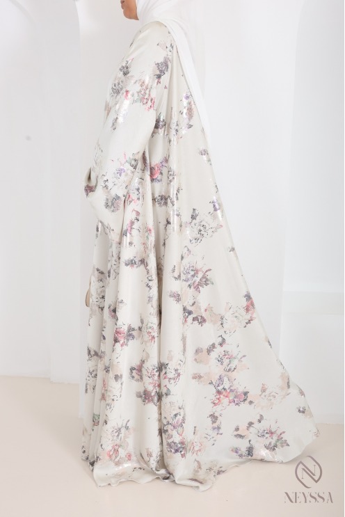 Luxuriöse Kimono-Abaya Dubai mit Umbrella-Schnitt und Holzverzierung