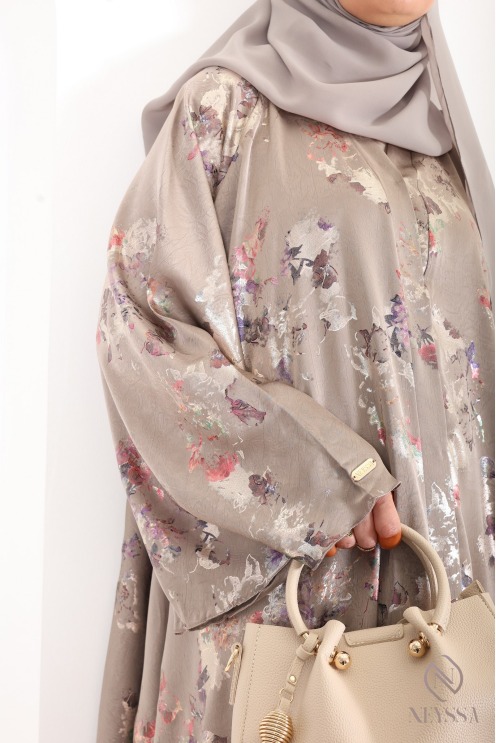 Luxuriöse Kimono-Abaya Dubai mit Umbrella-Schnitt und Holzverzierung