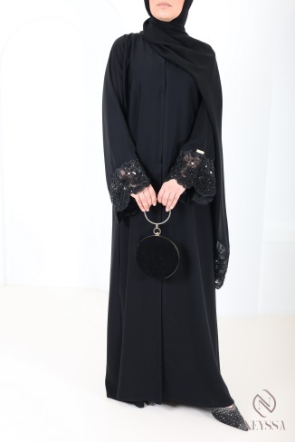 Abaya Dubai black Muslim woman with lace, hijabi outfit idea