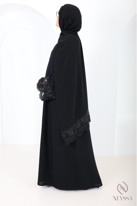 Abaya Dubai schwarz muslimische Frau mit Spitzen, Hijabi-Outfit-Idee.