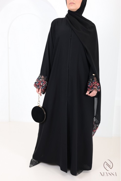 Abaya Dubai black Muslim woman with lace, hijabi outfit idea