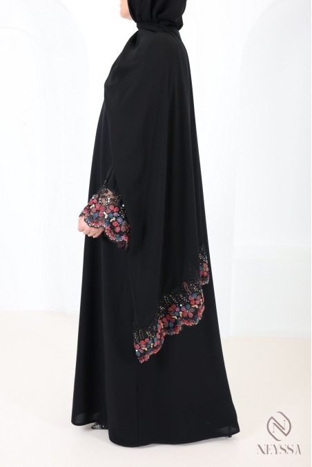 Abaya Dubai black Muslim woman with lace, hijabi outfit idea