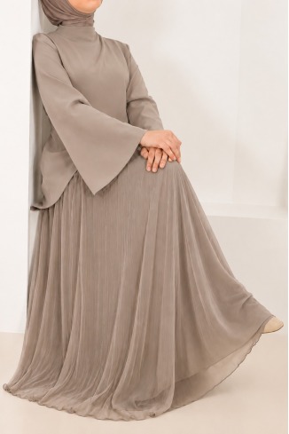 Set taupe Hemd und langem Faltenrock