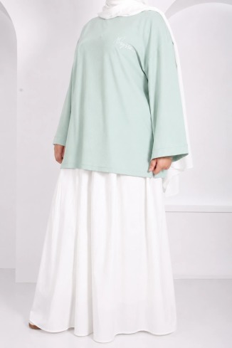 T-shirt oversize femme signé Neyssa, coupe ample, tissu coton