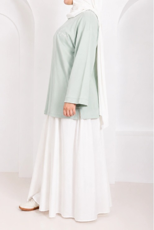 Neyssa Trendy oversized long-sleeved T-shirt