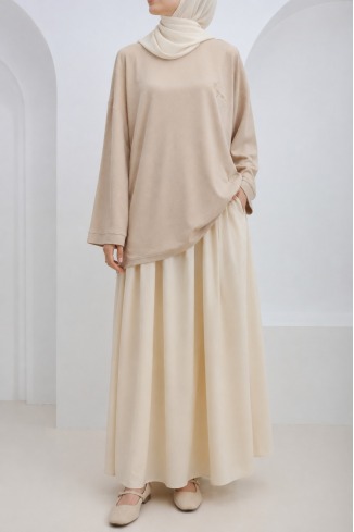 T shirt beige à manches longues signé Neyssa, tissu maille piqué