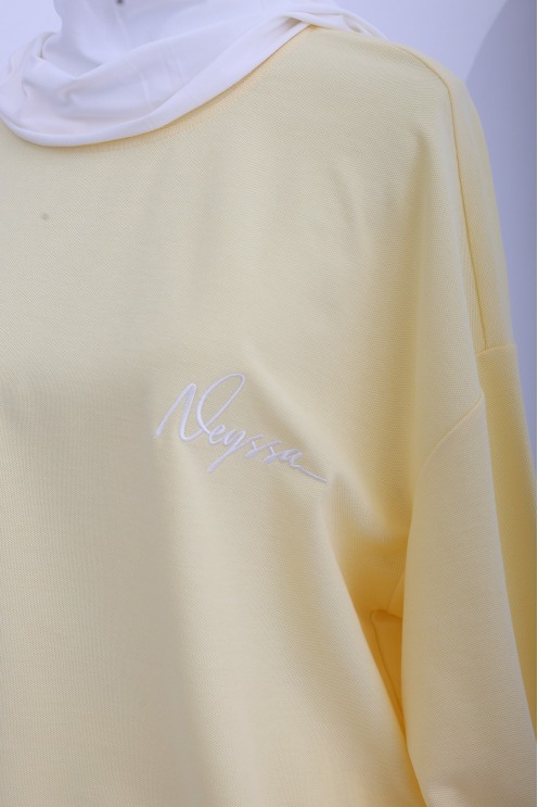 T-shirt signé Neyssa jaune en coton, style sportswear