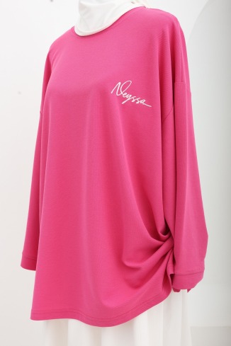 T-shirt rose en maille piquée oversize avec signature Neyssa 2