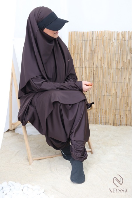 Schokoladenbrauner Bade-Jilbab mit weitem Sarouel von Neyssa