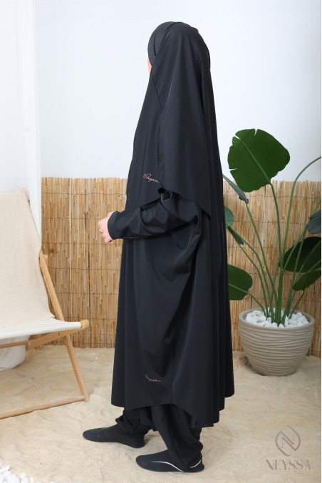 3-piece swim jilbab set with a tie-front khimar, made from Neyssa