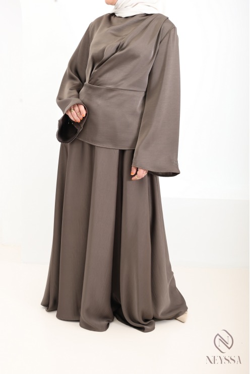2-Piece Set: Chic Long Skirt in Flowing Taupe Fabric