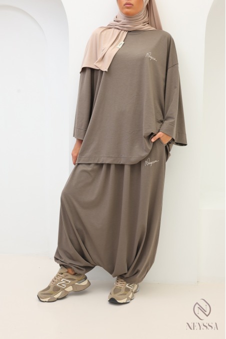Bequemes, locker sitzendes Damen-Set im Sportswear-Stil von Neyssa
